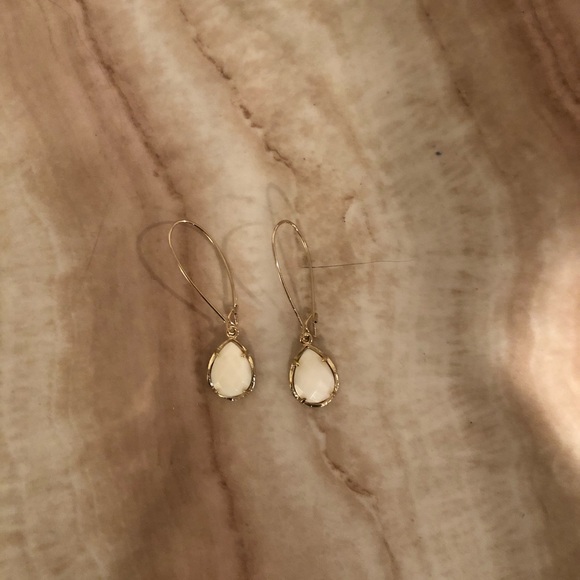 5 Pairs of Kendra Scott Earrings - Great Condition - Picture 3 of 6